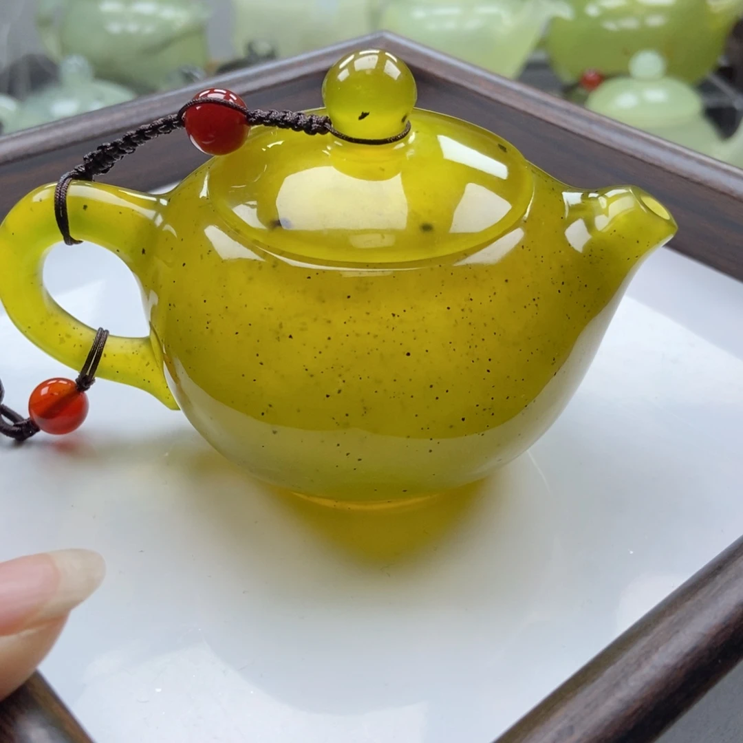 蛇纹石玉未镶嵌壶