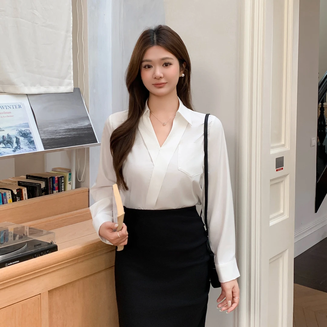 狐狸小姐大码长袖衬衫V领宽松正肩显瘦气质通勤衬衣国考教资面试