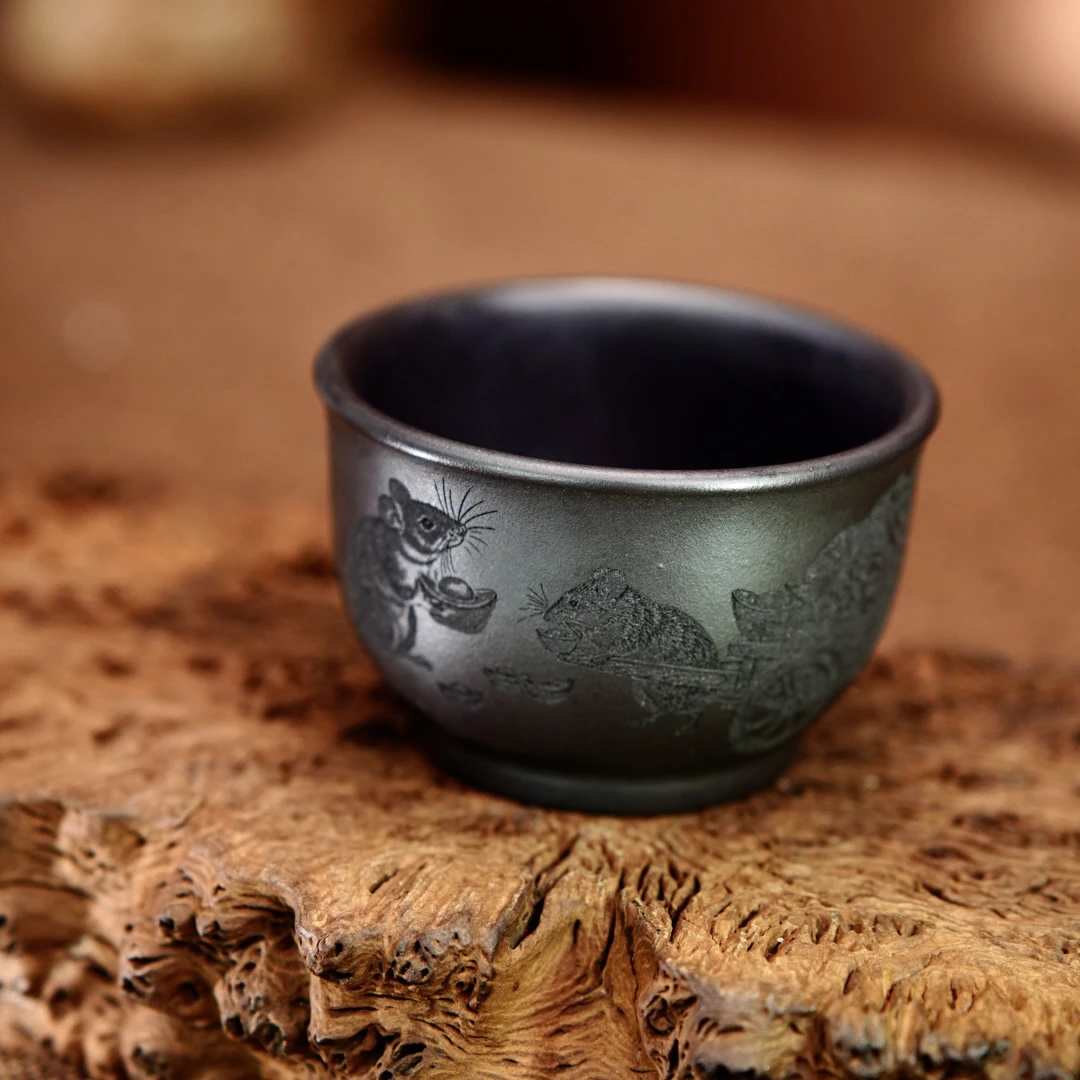 宜兴原矿紫砂 茶具 全手工制作 石黄生肖鼠刻绘紫砂杯