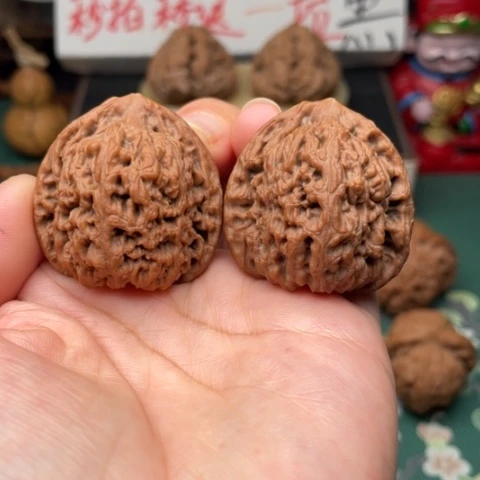 【闪购商品】把件文玩核桃36全品三角疆红皮