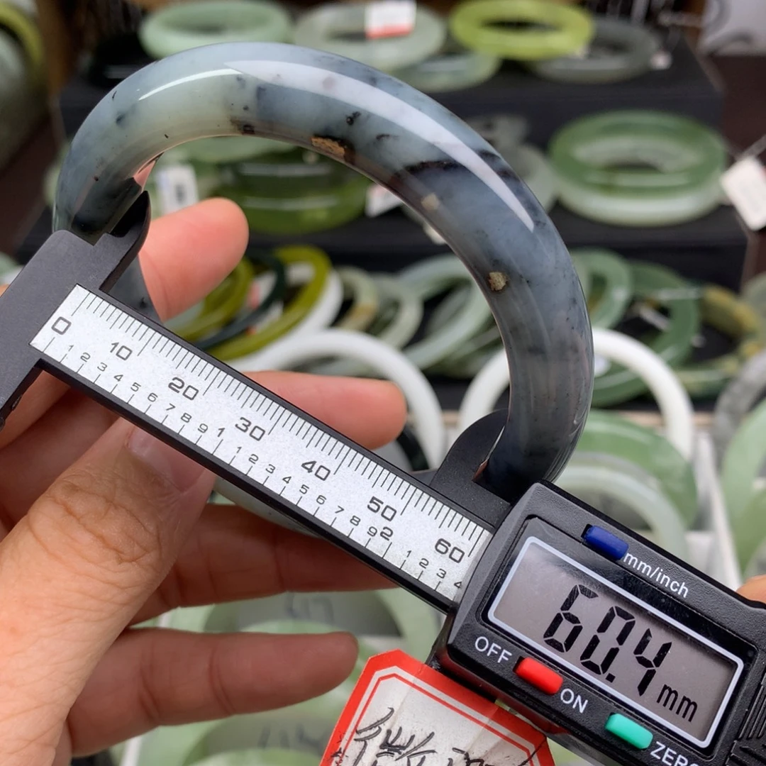 蛇纹石玉未镶嵌手镯627