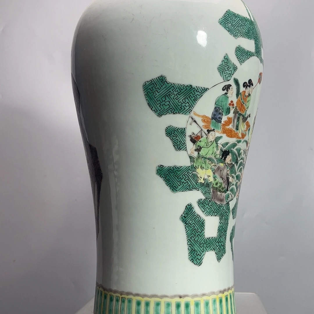 陶青花五彩梅瓶一个