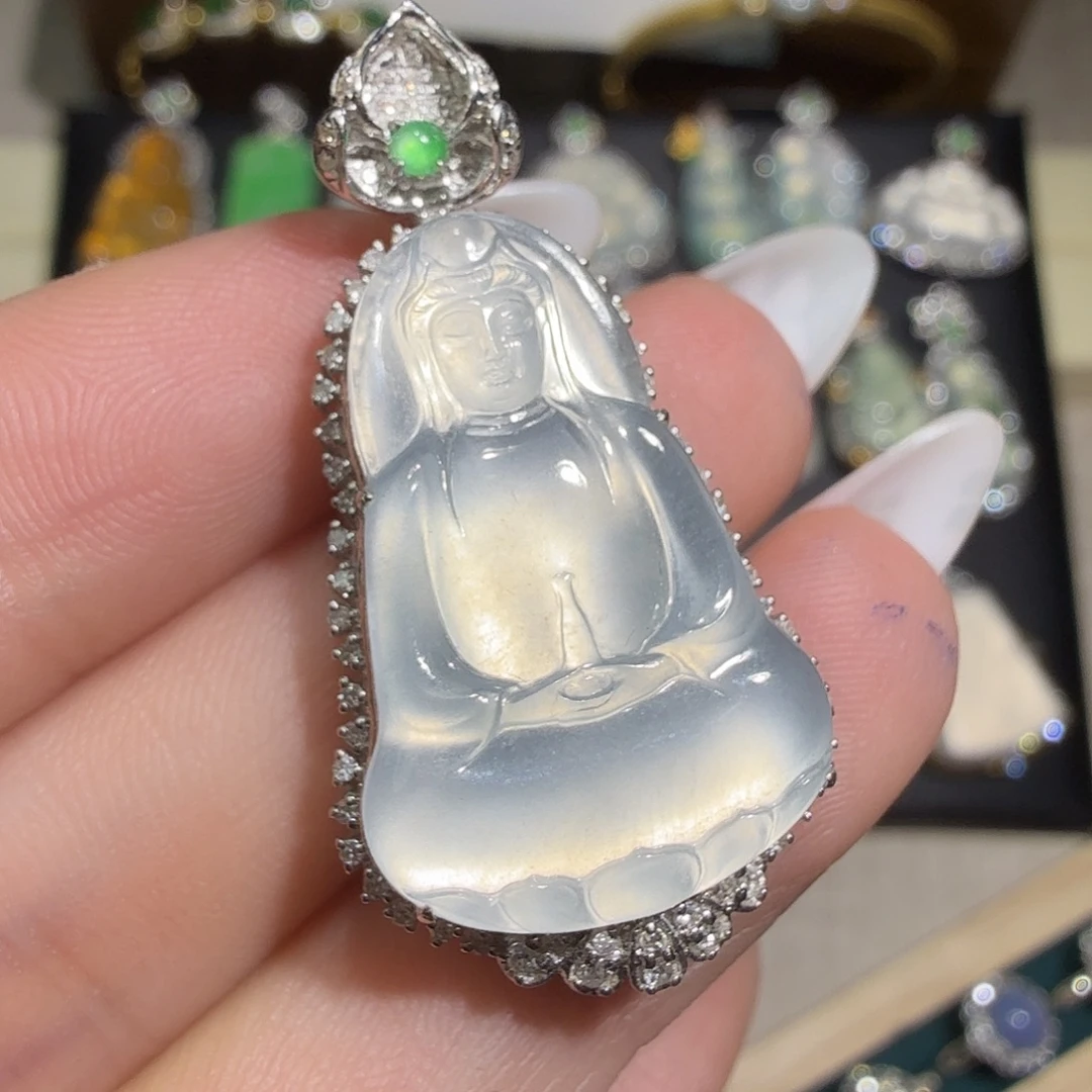 颈饰18K金镶嵌翡翠