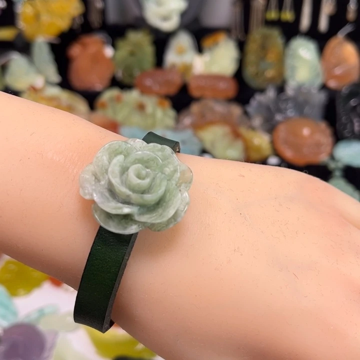 蛇纹石玉未镶嵌吊坠(赠链)