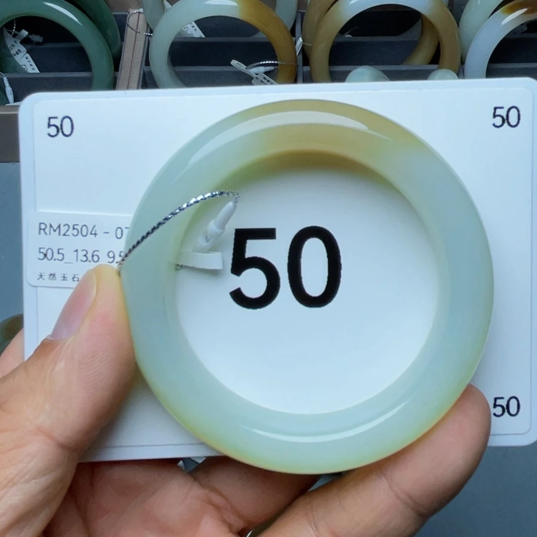 没***福和田玉手镯未镶嵌