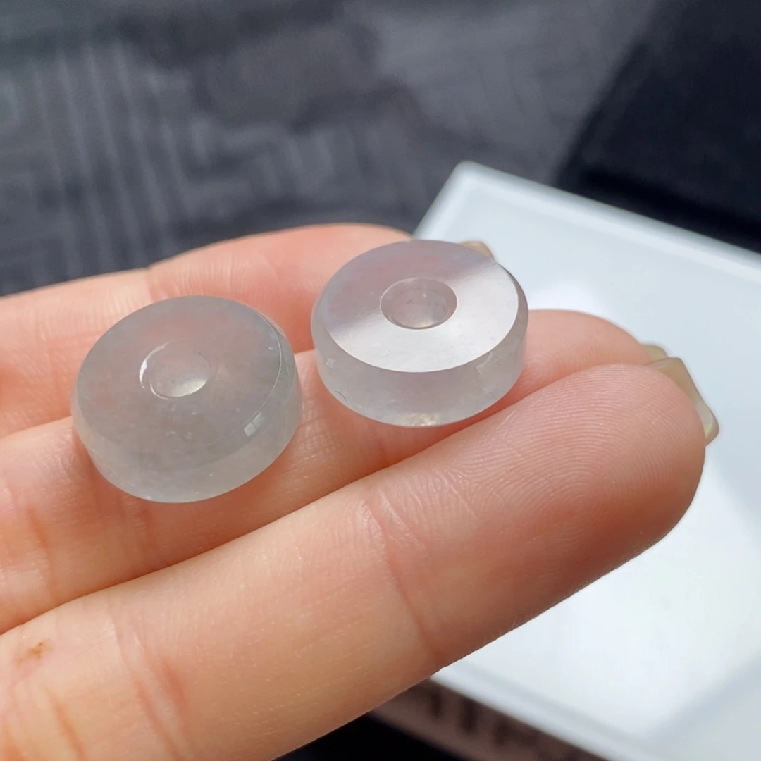 翡翠未镶嵌耳饰黑冰路路通