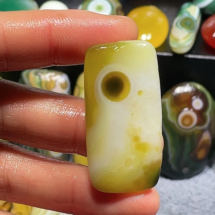 玛瑙/玉髓未镶嵌珠宝奇石