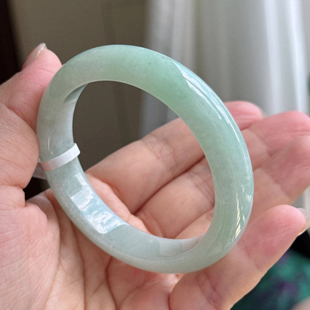 晴水绿底色正圈翡翠手镯54圈口mL20241776