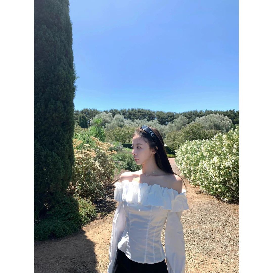 女士开春衣服2025气质上衣立体花边一字肩休闲长袖衬衫休闲阔腿裤