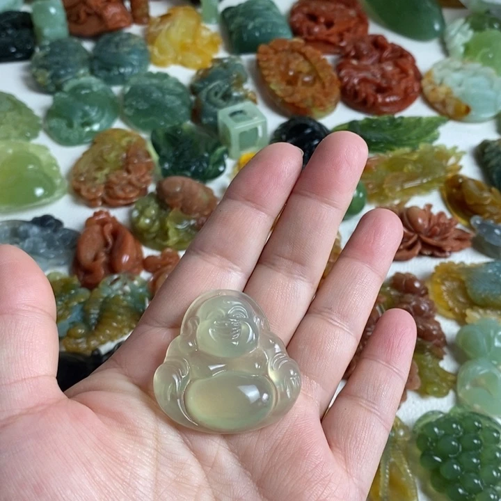 蛇纹石玉颈饰未镶嵌