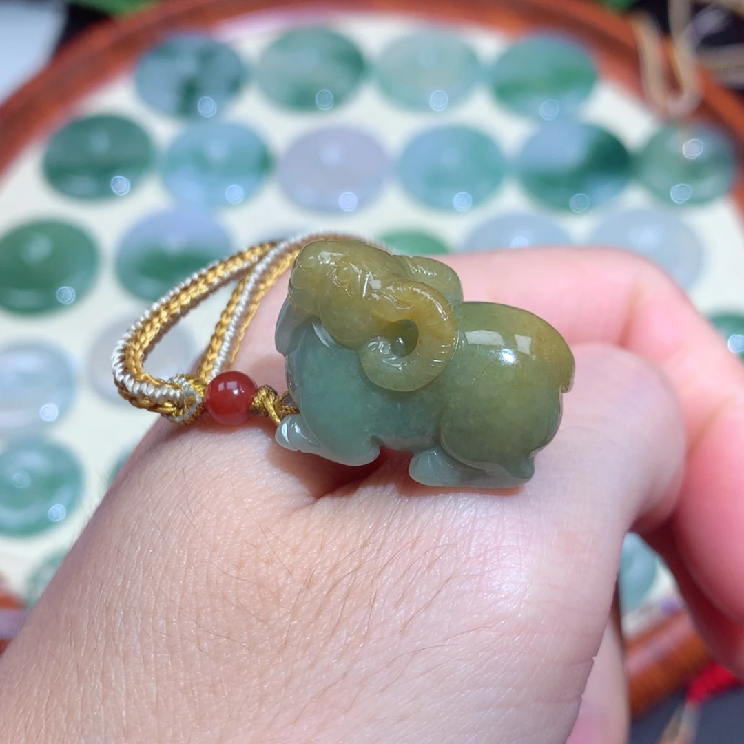 翡翠未镶嵌颈饰翡翠吊坠