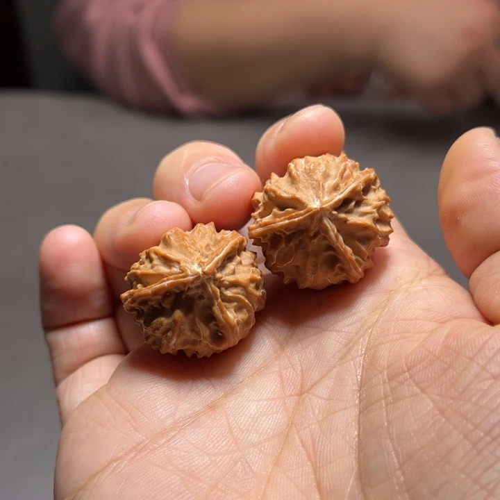 文玩核桃把件三棱8565