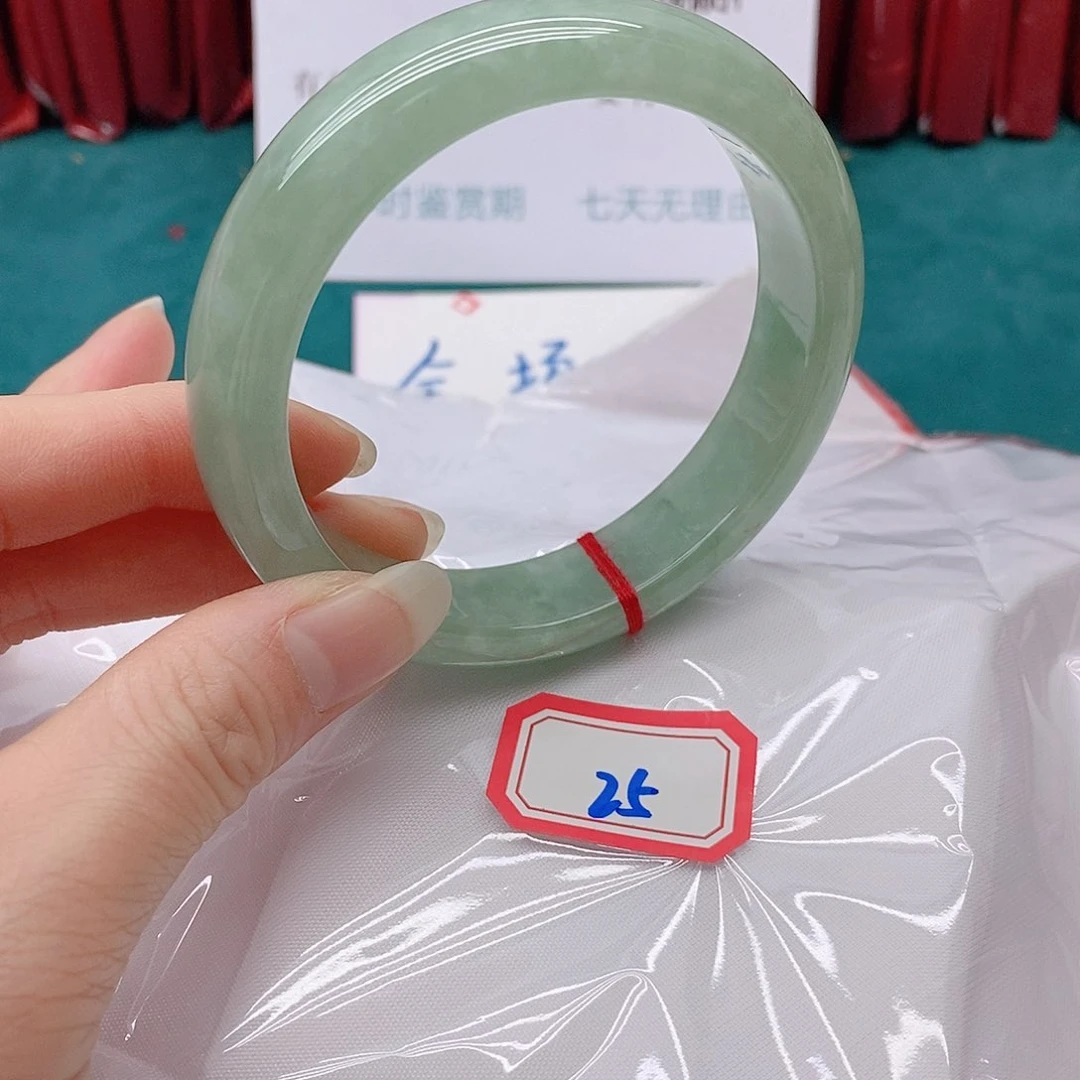 翡翠手镯未镶嵌琴2555555555