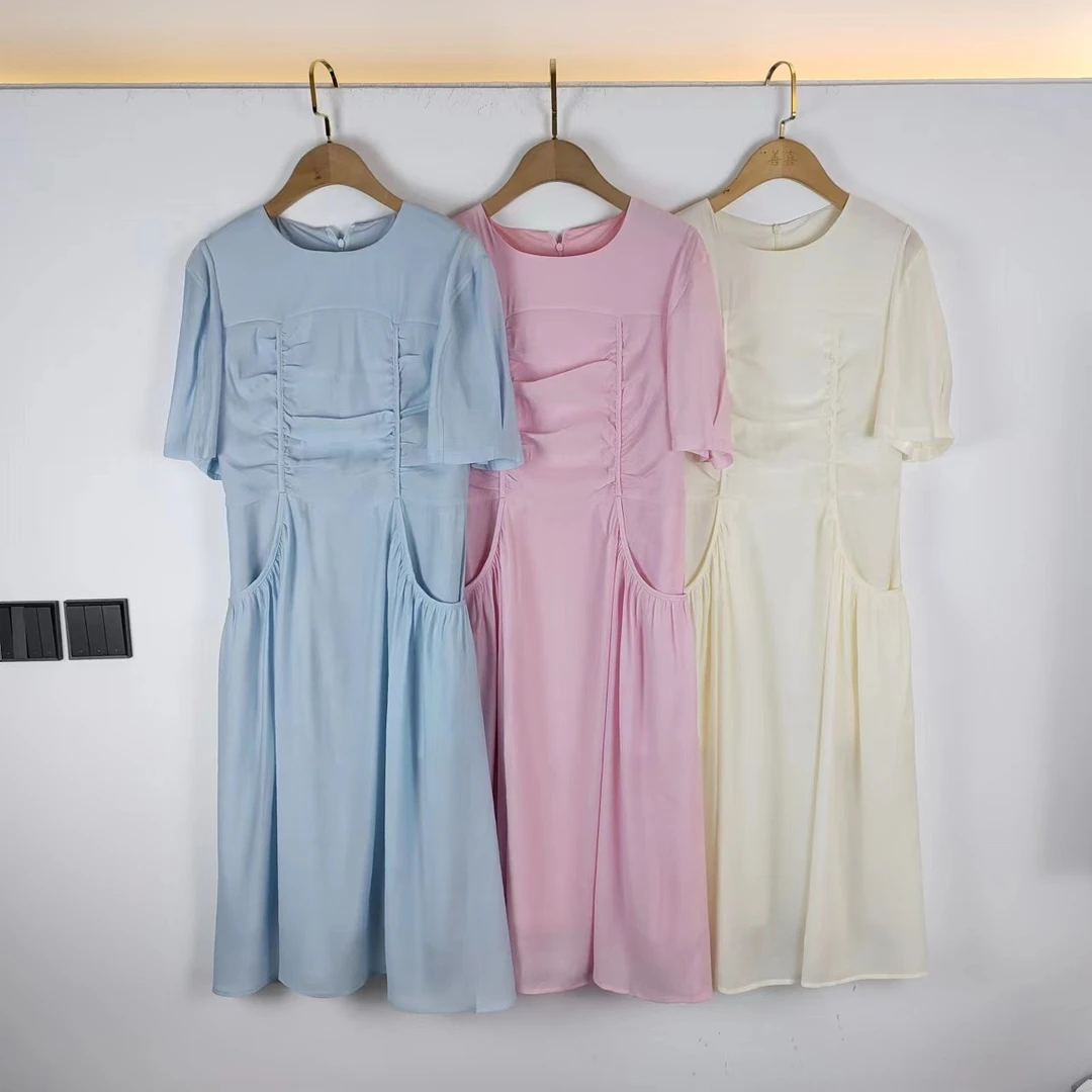 8248三色圆领连衣裙