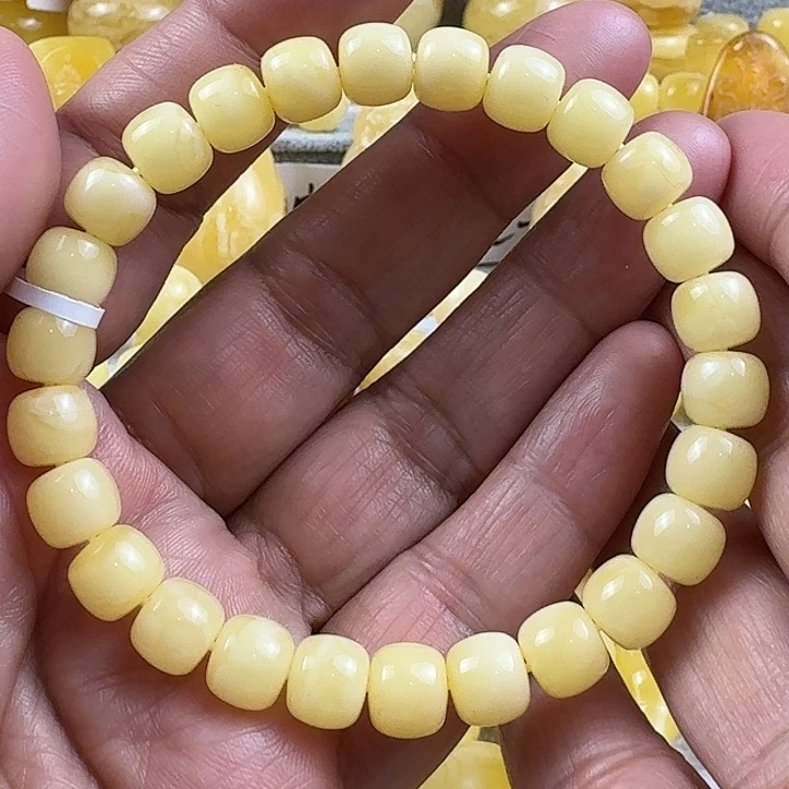 蜜蜡未镶嵌裸石31