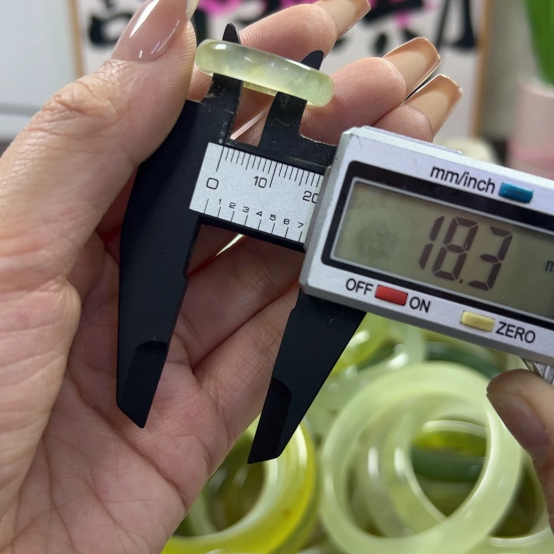 蛇纹石玉手镯未镶嵌510