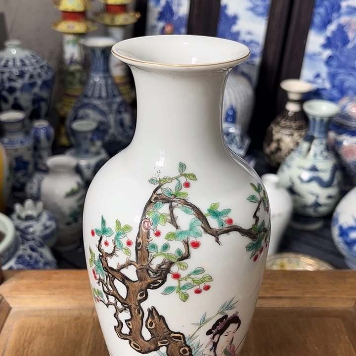 摆件粉彩人物瓷器精品