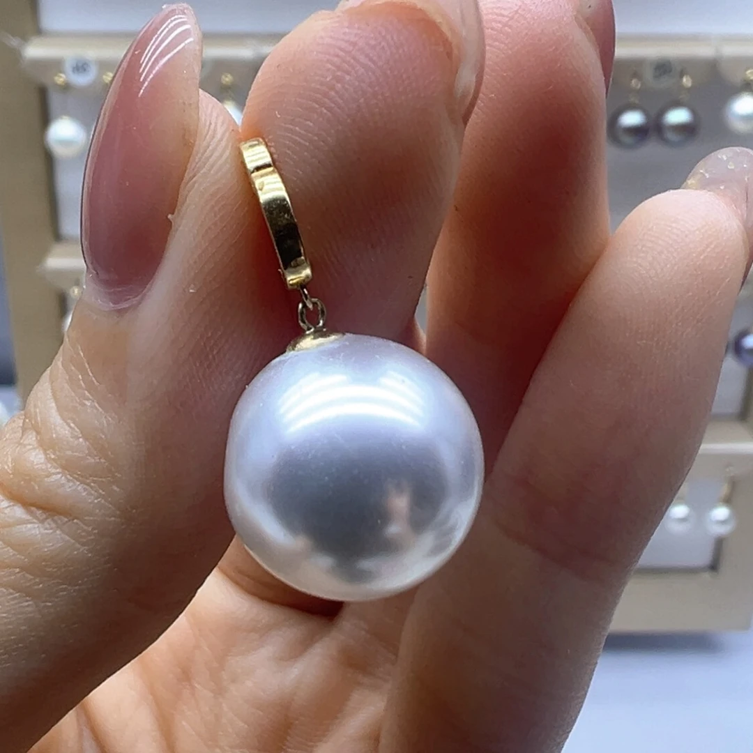 淡水珍珠18K金镶嵌颈饰