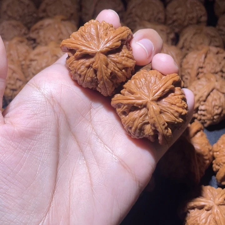 北***方吊坠桃核小妹三棱