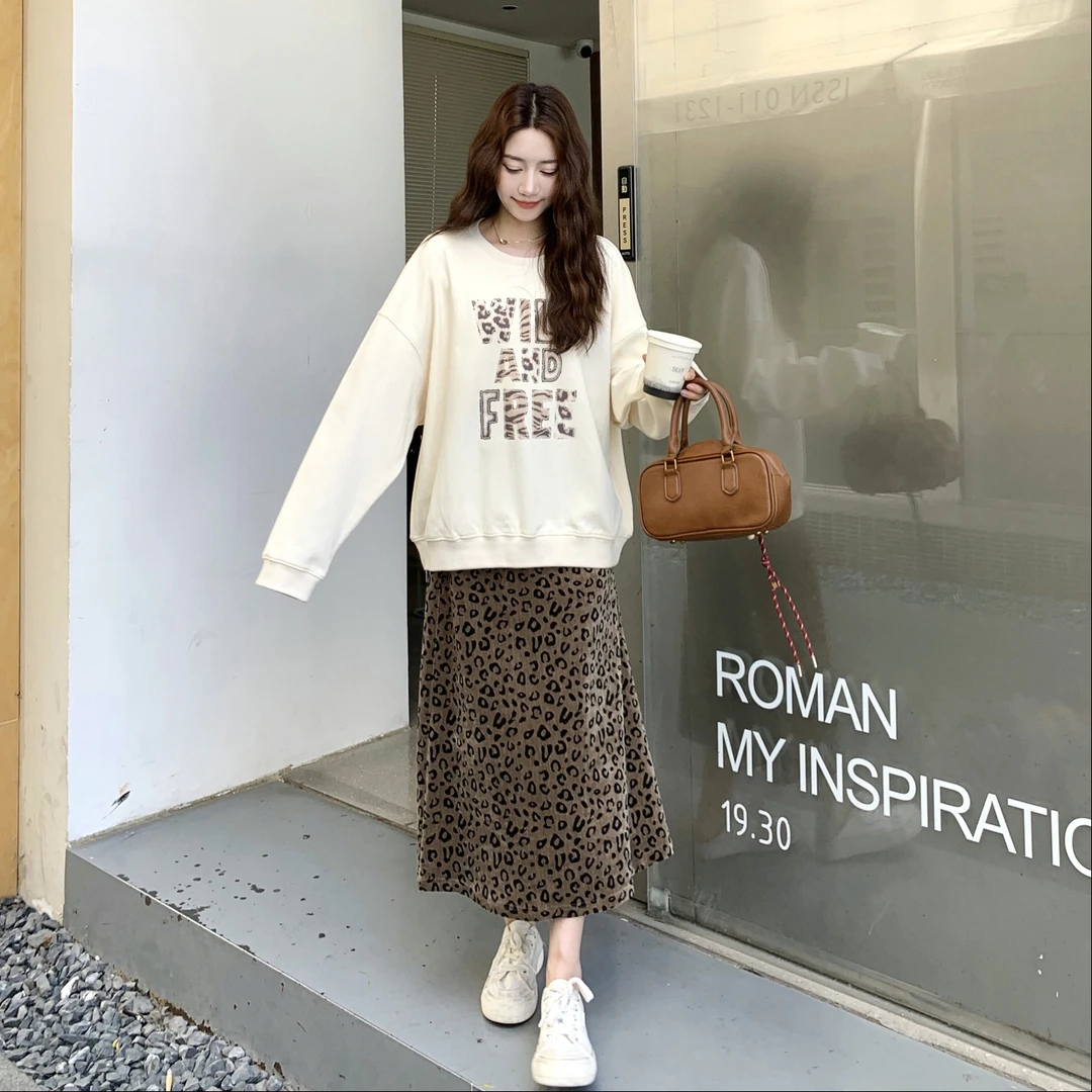 秋冬洋气入秋休闲气质加绒豹纹半身裙套装女2025显瘦新款感两件套