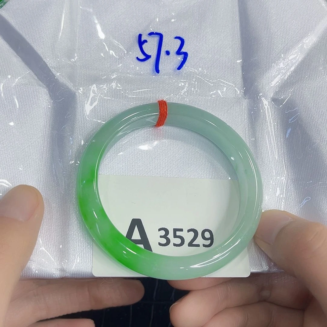 翡翠手镯未镶嵌x**.手镯