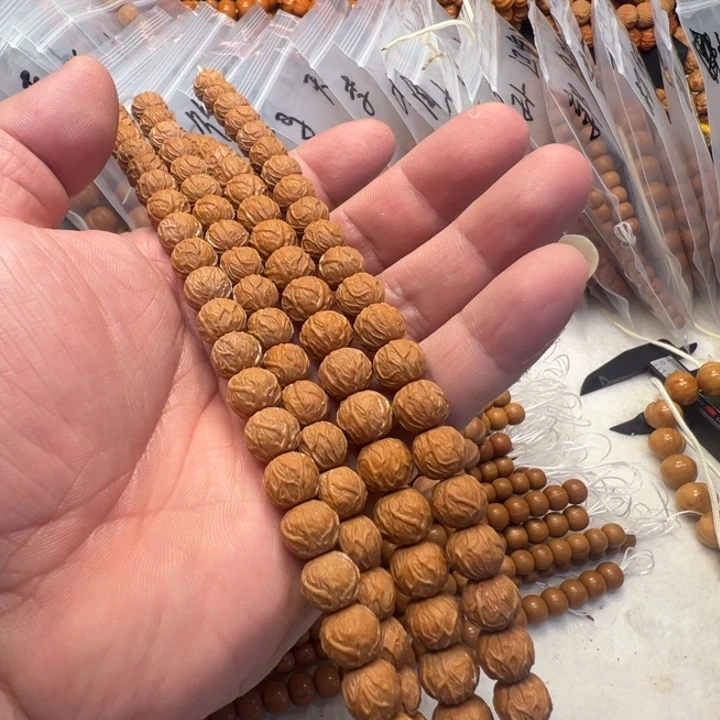 猴头核桃吊坠二等毒液手串