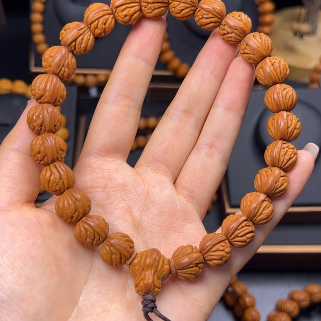 桃核手串火龙纹13手持