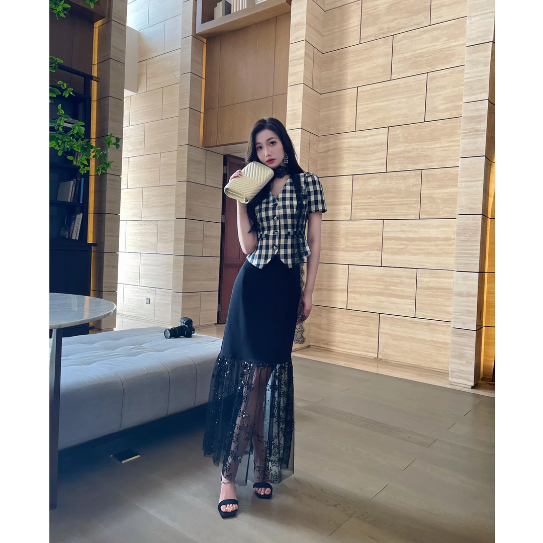 格润雅时尚两件套2025新款女装气质上衣包臀半身裙设计感套装裙