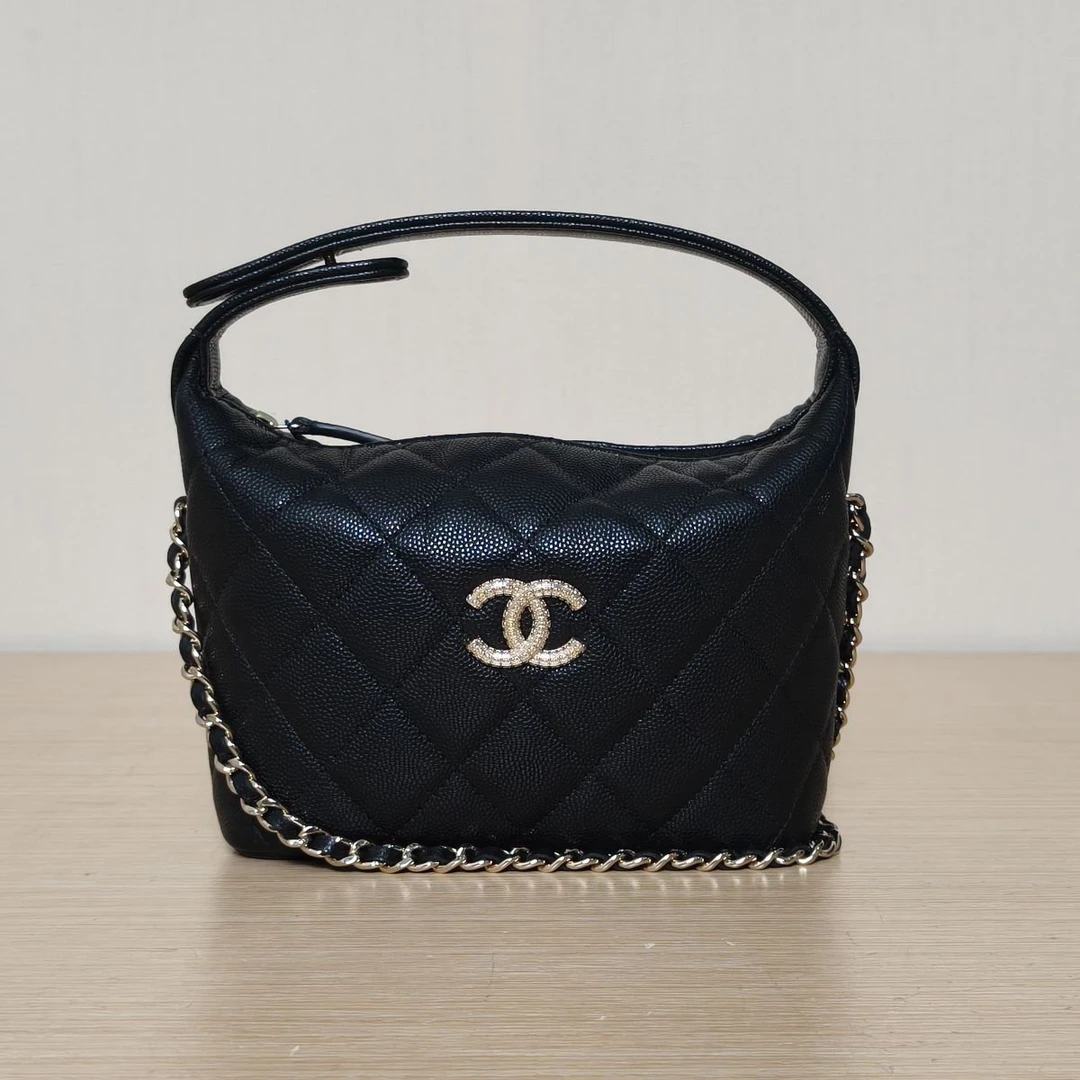 99新 Chanel/香奈儿 小花6枫嬉皮HOBO 饭盒包 25A 黑色 浅金扣