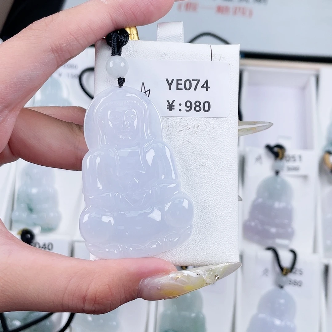 翡翠未镶嵌颈饰YE074