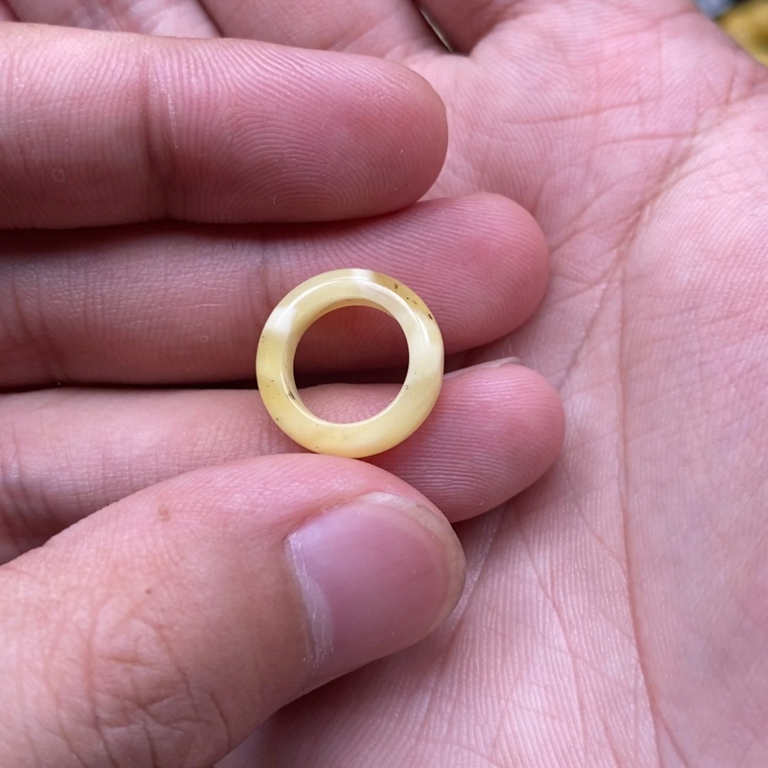 未镶嵌琥珀裸石微瑕跑环