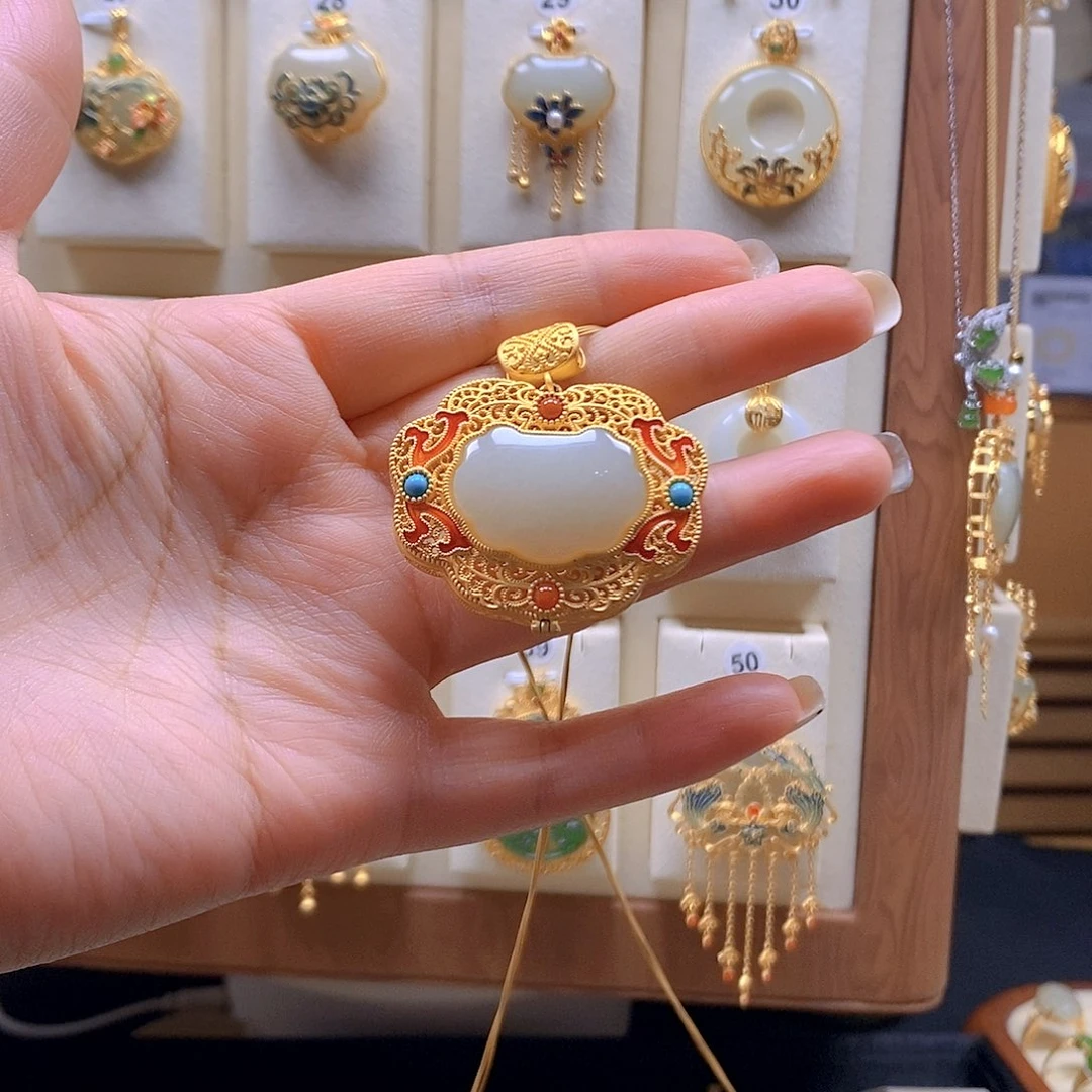 和田玉未镶嵌颈饰