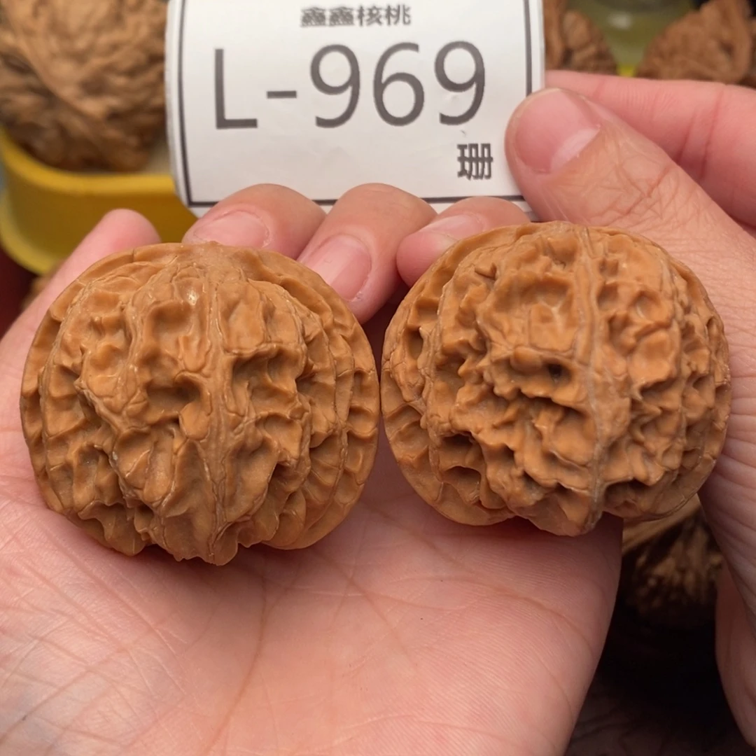 上***哈文玩核桃把件苹果45….