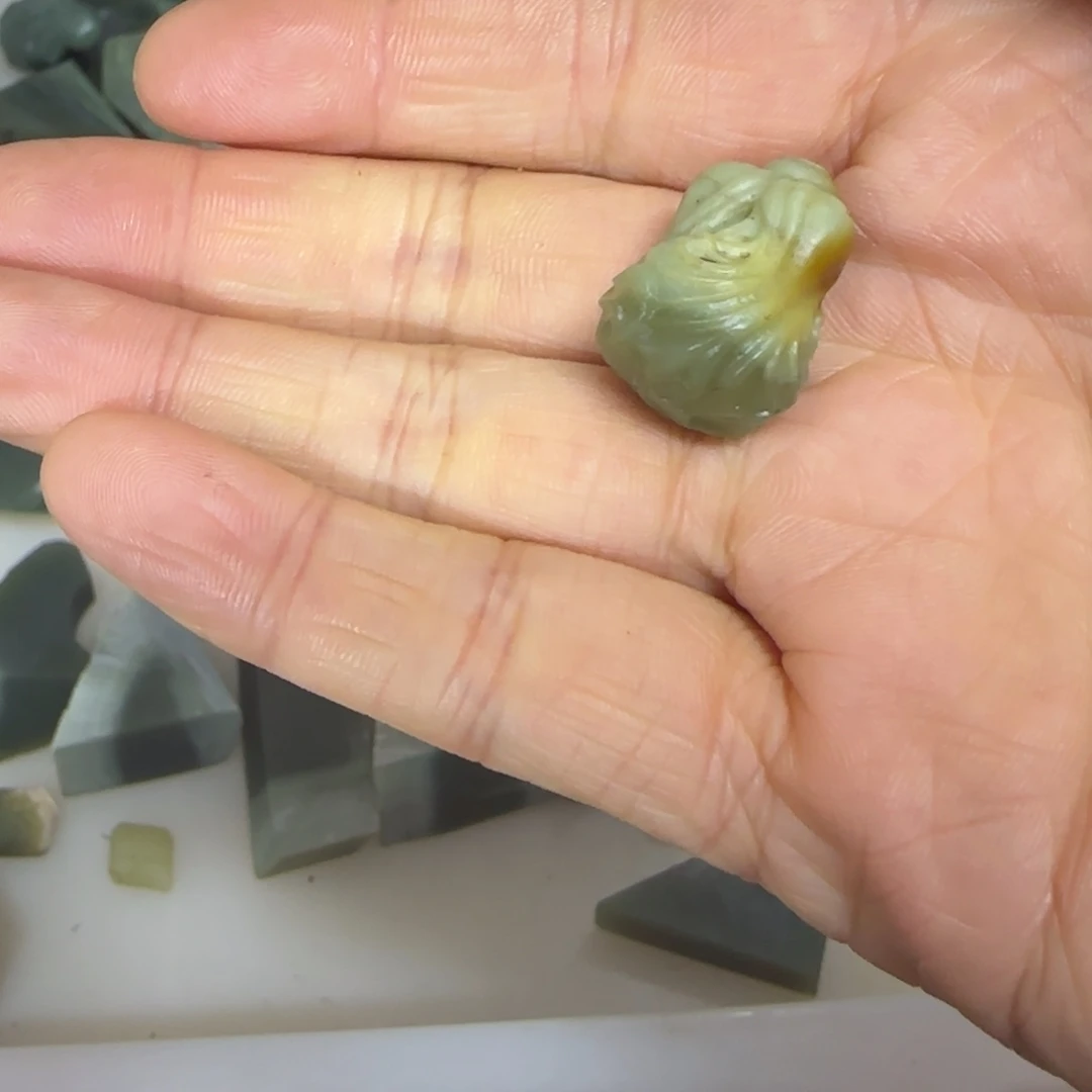 岫岩河磨玉（透闪石质玉）未镶嵌颈饰