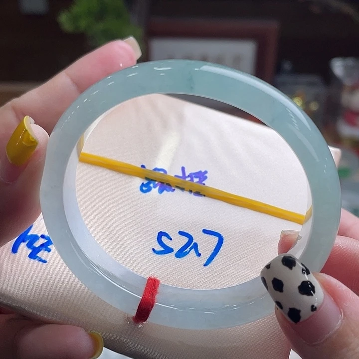 未镶嵌手镯翡翠52.7贵妃 冰蓝色超推荐