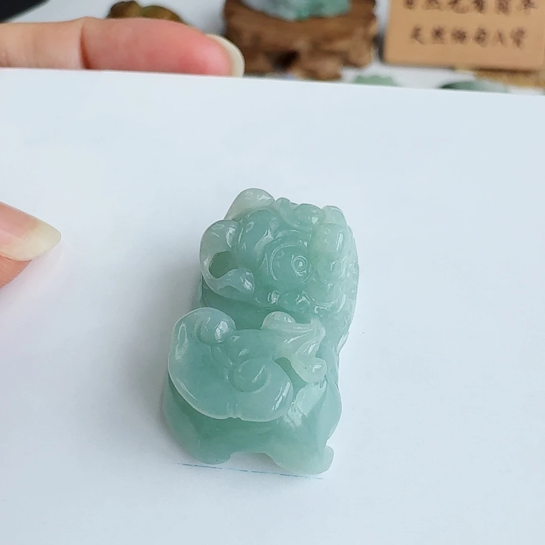 定制翡翠未镶嵌挂件