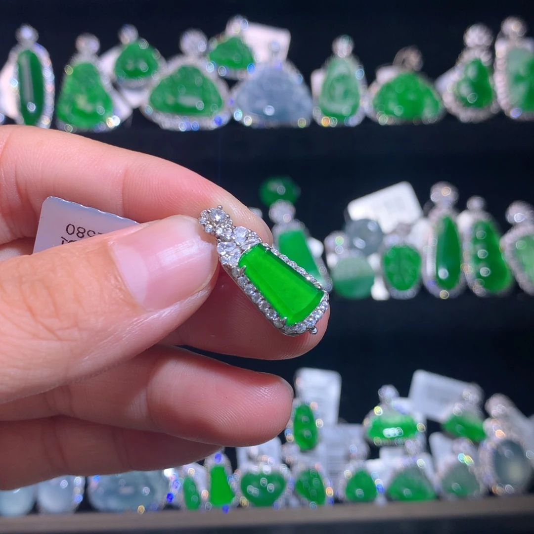 【闪购商品】颈饰银S925镶嵌翡翠天然翡翠