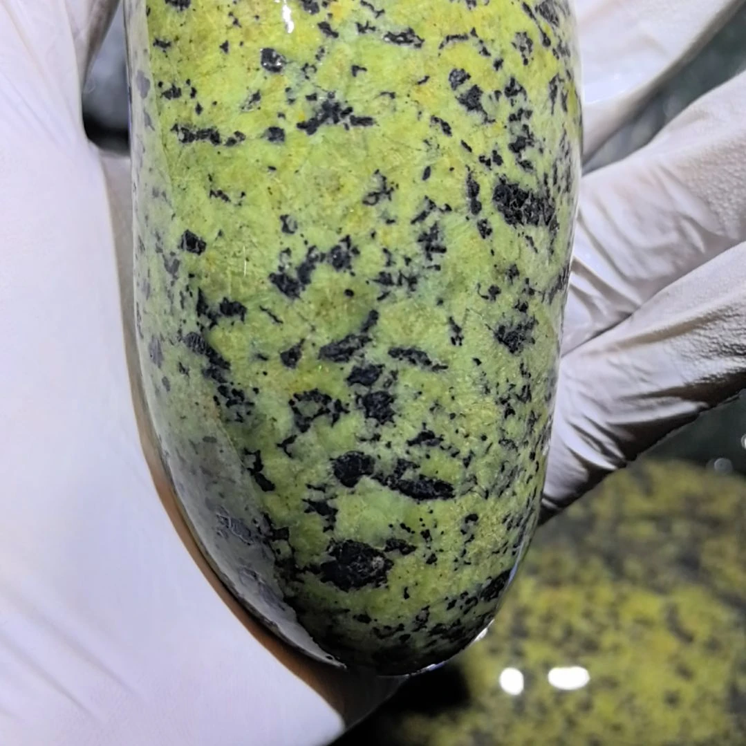 啊***伟藏玉药王石原石一个