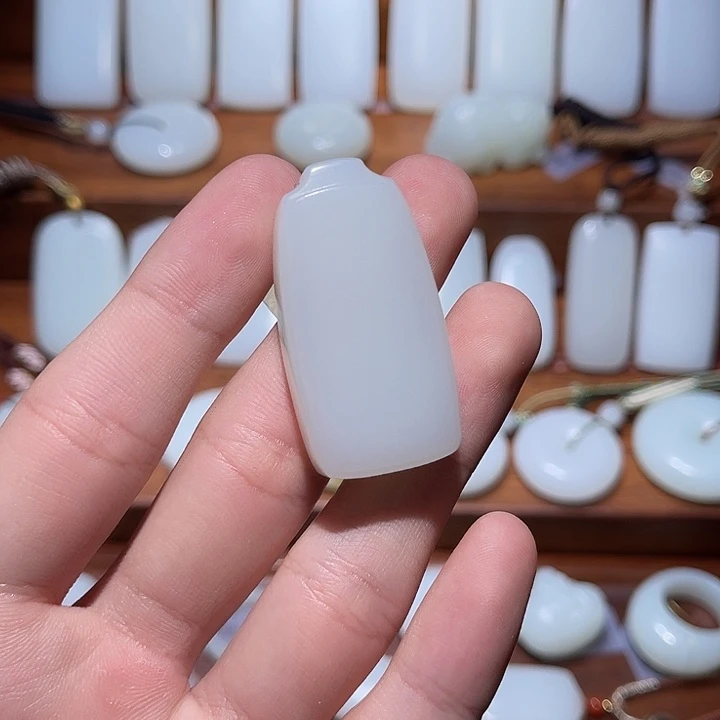 游***️和田玉（糖玉）未镶嵌颈饰