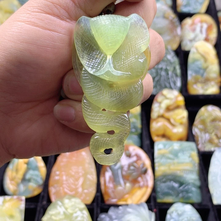 岫玉挂坠未镶嵌飞***！挂坠