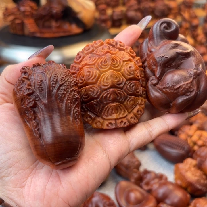 寒***君太行崖柏手把件的设计和制作