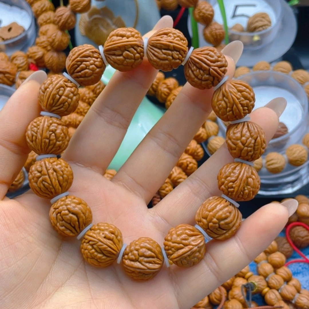 荔枝。红红火火。 娜娜