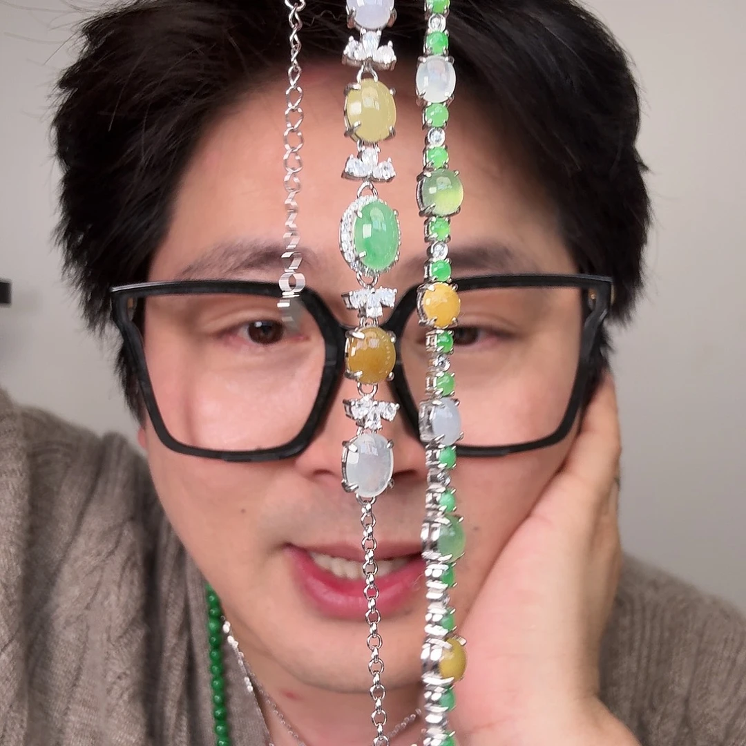 米***化翡翠未镶嵌颈饰两个