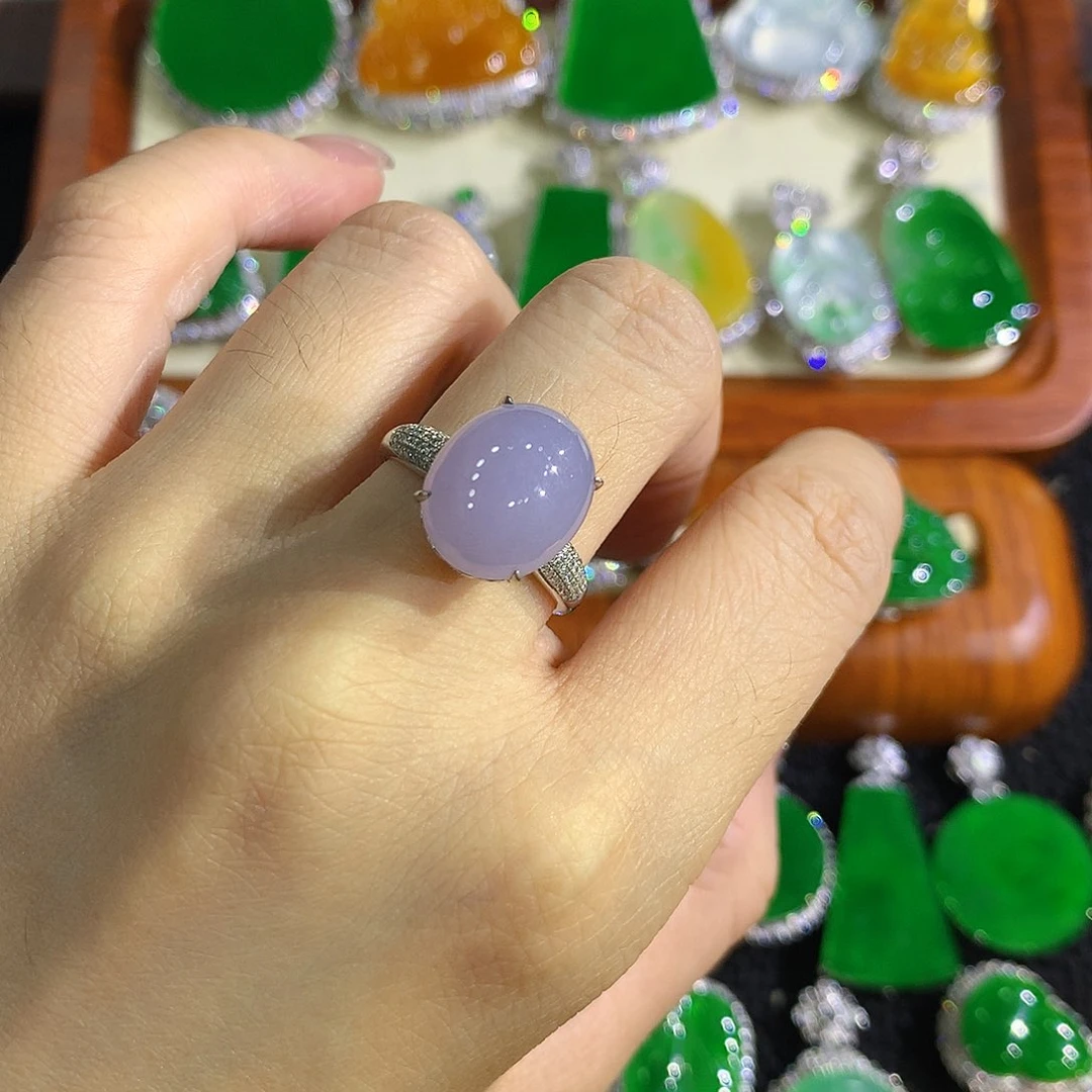 颈饰18K金镶嵌翡翠