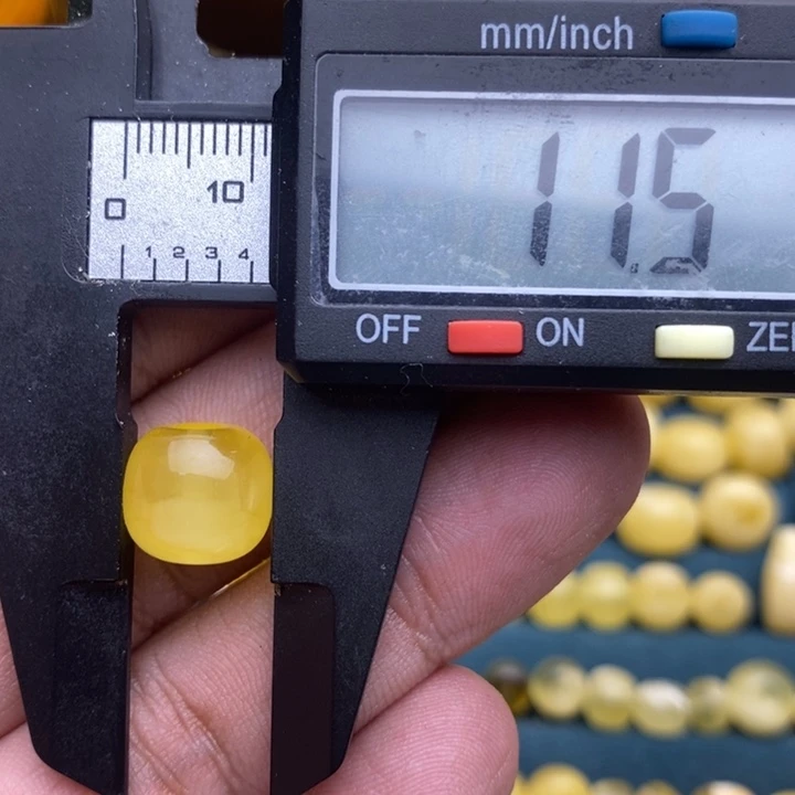 琥珀未镶嵌裸石12号11.5**10.4喇叭口微瑕