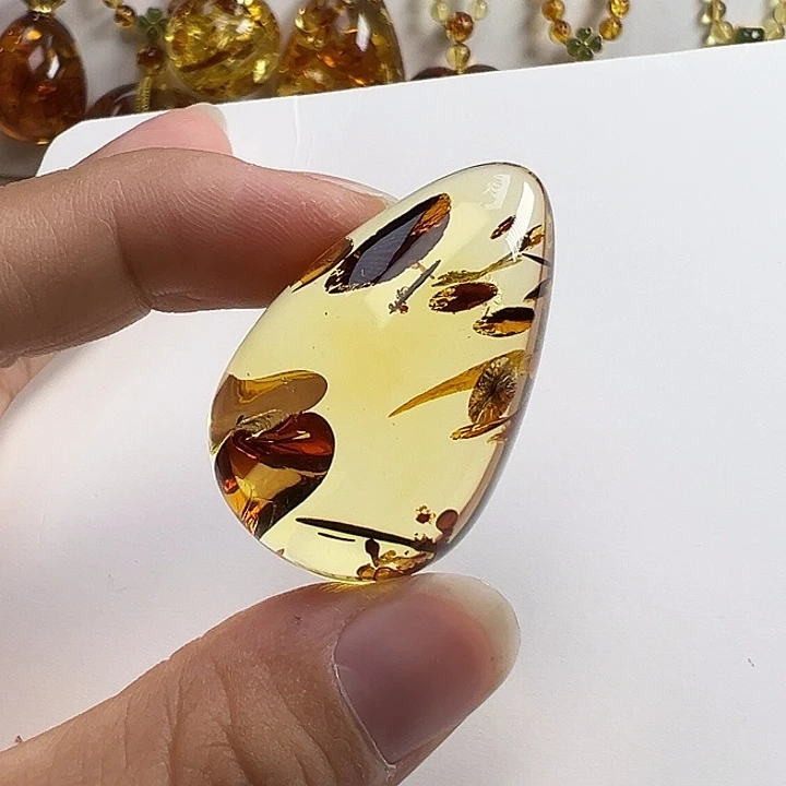 琥珀（花珀）未镶嵌颈饰