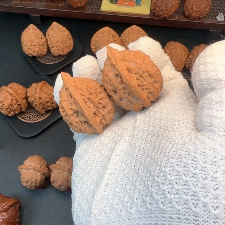 文玩核桃吊坠郭**、野鸡