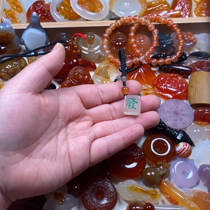 玛瑙/玉髓未镶嵌颈饰