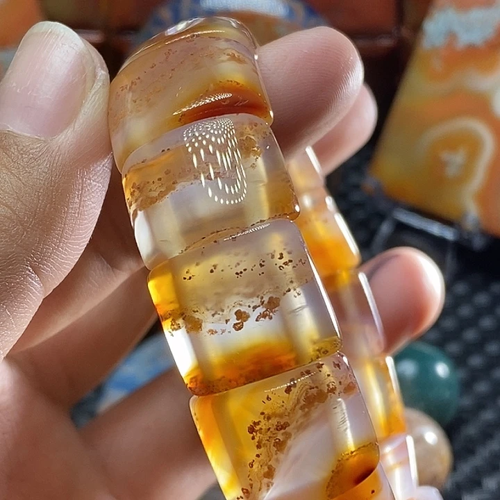 蓝***吗未镶嵌颈饰玛瑙/玉髓