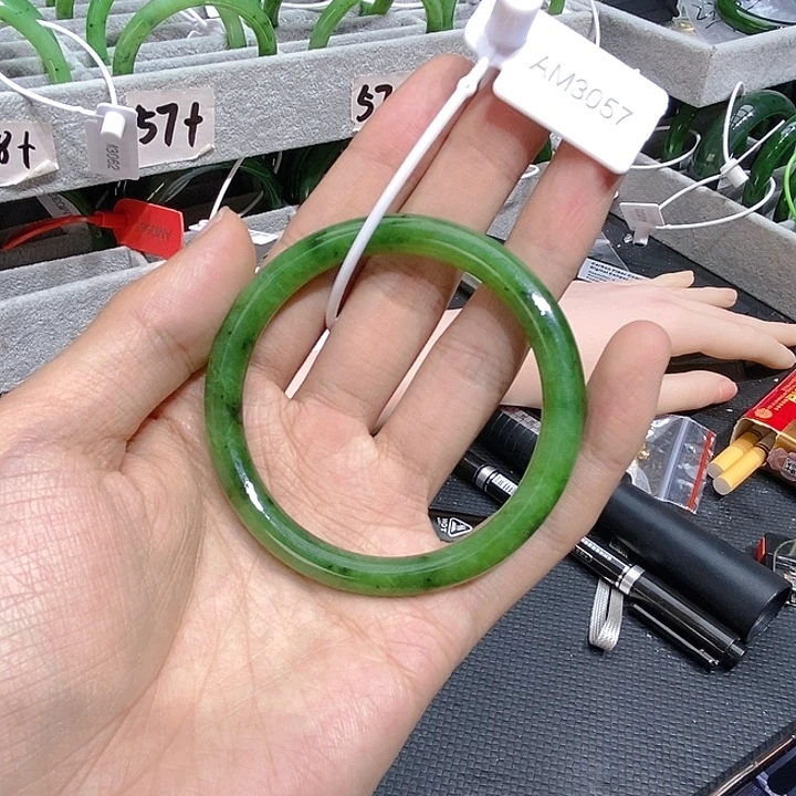 和田玉（碧玉）未镶嵌手镯